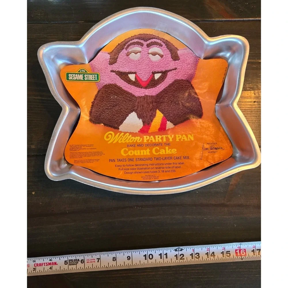 Vintage 1977 Wilton Sesame Street The Count Cake Pan 2105-2673 Muppets Aluminum‎